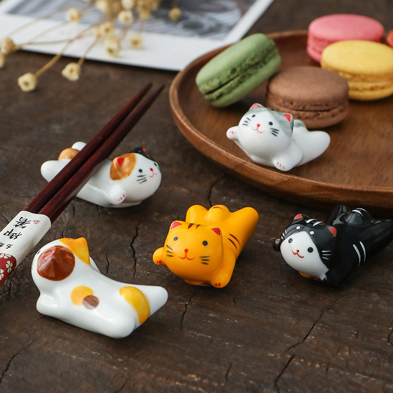 Home Improvement Kitchen - フライングキャットセラミック箸置き和風かわいい招き猫ホルダー、スプーンフォーク食器用、家の装飾、キッチンギフト